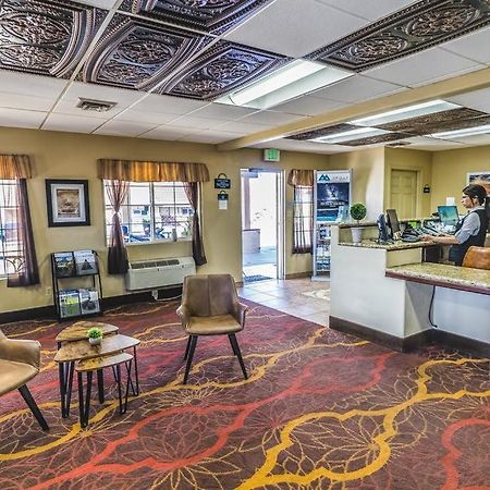 Days Inn By Wyndham Montrose Buitenkant foto