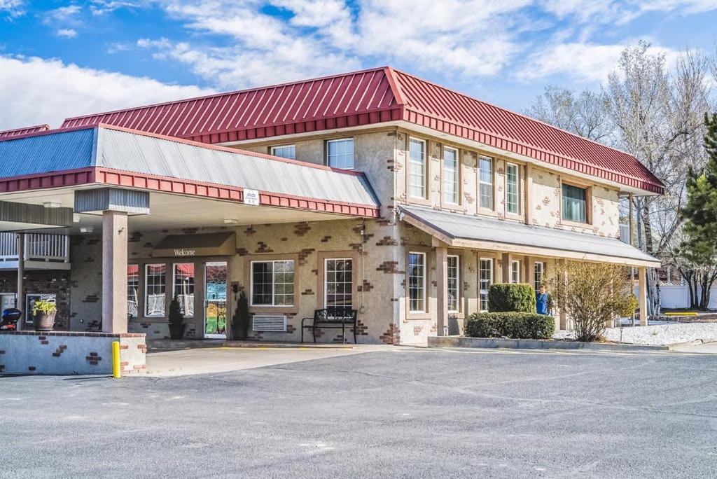 Days Inn By Wyndham Montrose Buitenkant foto