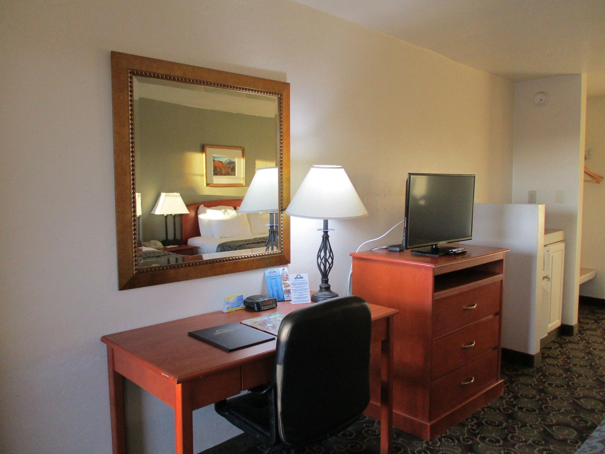 Days Inn By Wyndham Montrose Buitenkant foto