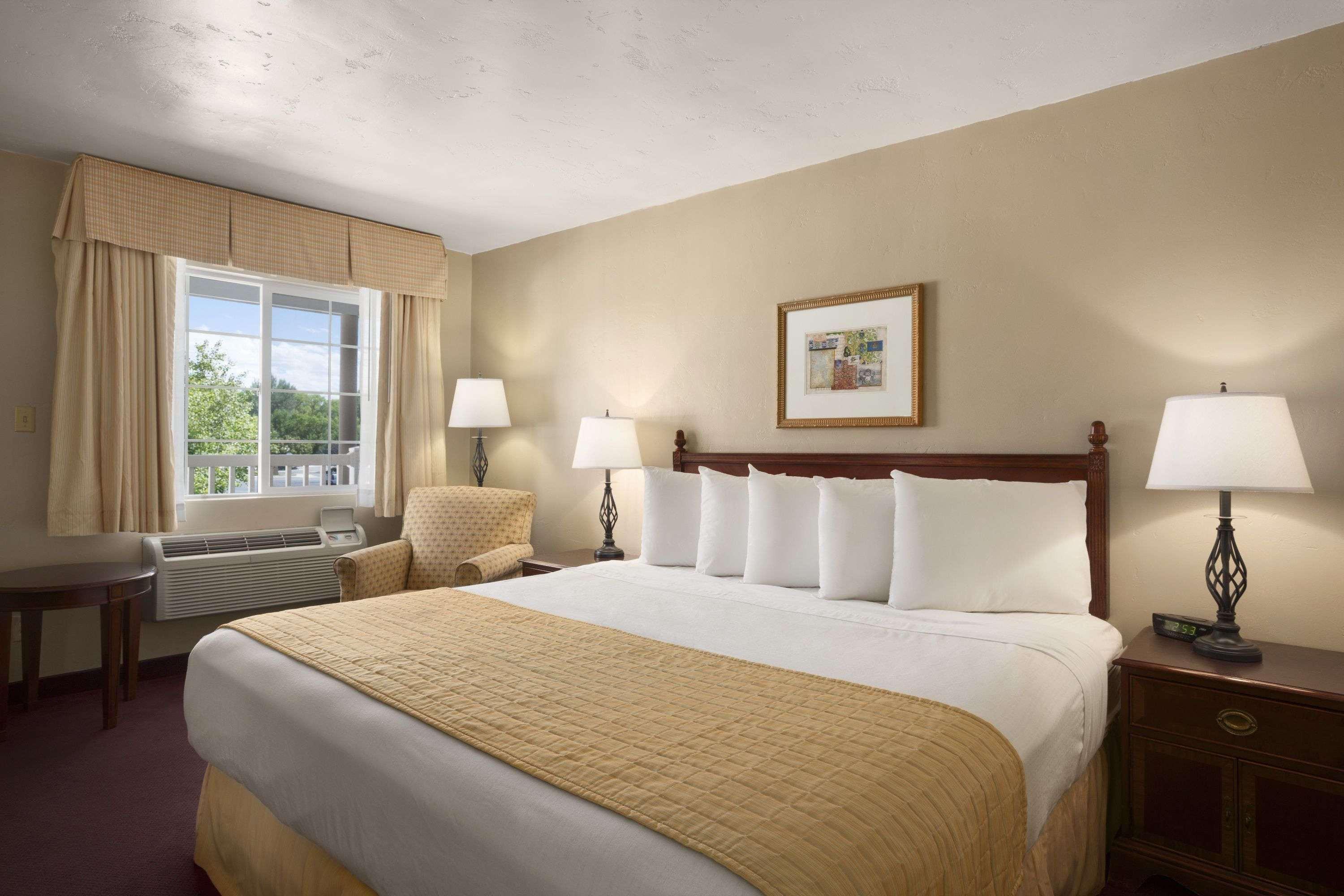 Days Inn By Wyndham Montrose Buitenkant foto